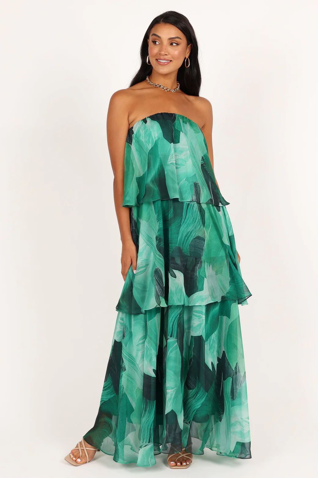 Julieta – Vestido largo strapless con capas