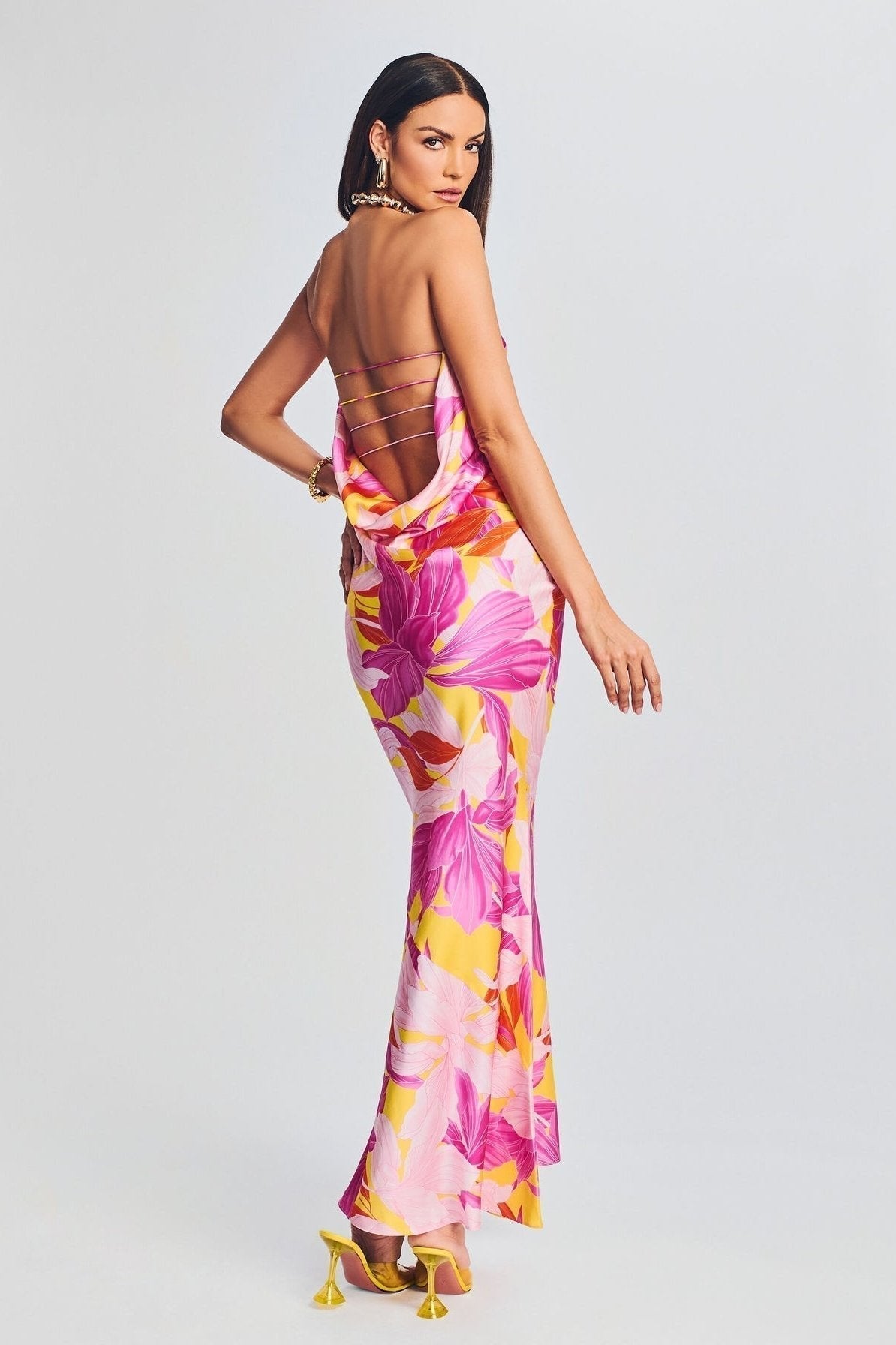 Gianna – Maxi Vestido Strapless de Silueta Minimalista